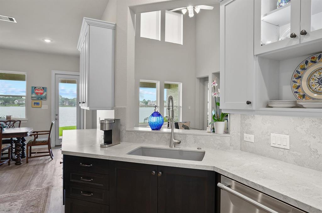 1461 Lake Mija Court, Seabrook, Texas image 13