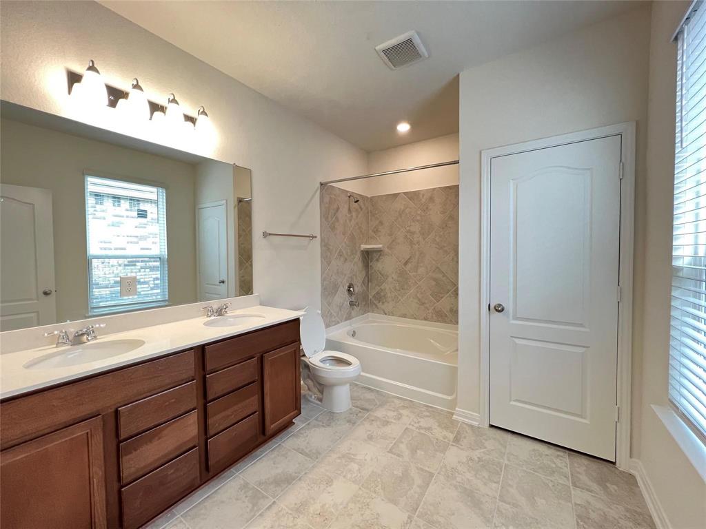 2107 Katalonia Lane, Fresno, Texas image 12