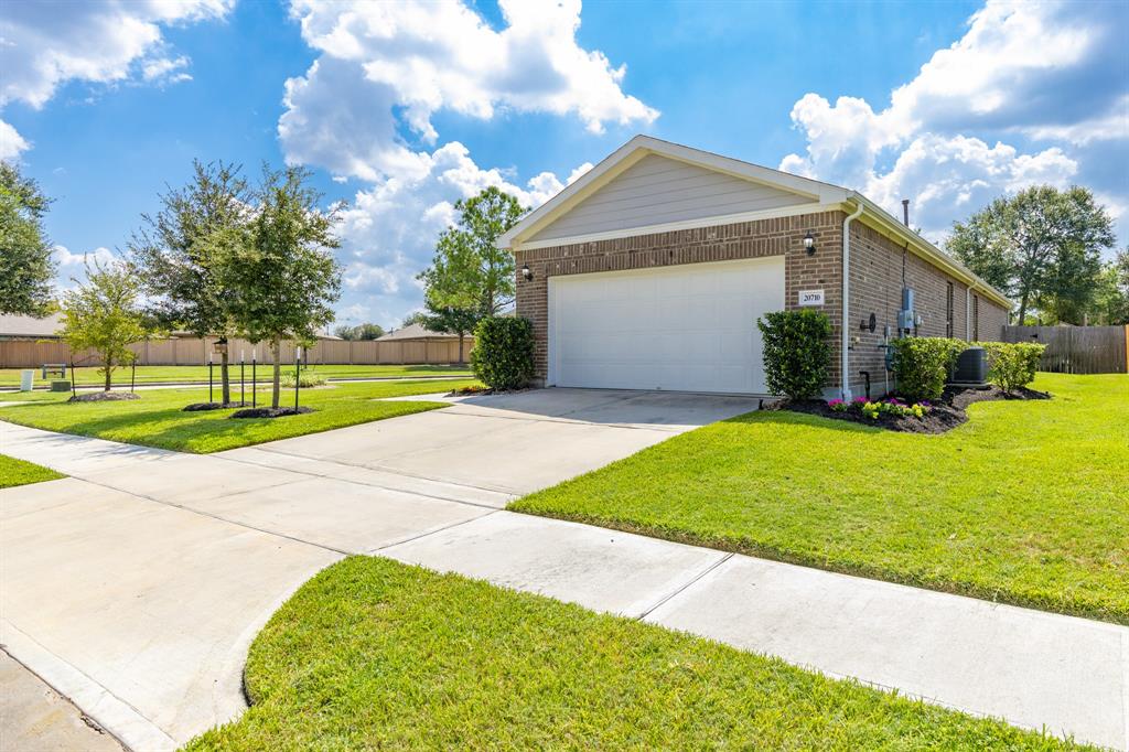 20710 Littlewick Drive, Porter, Texas image 2