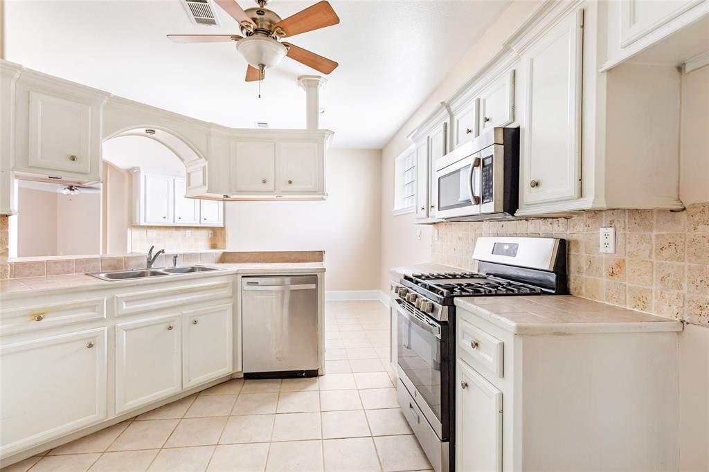 108 Harbour Town Circle, Conroe, Texas image 17