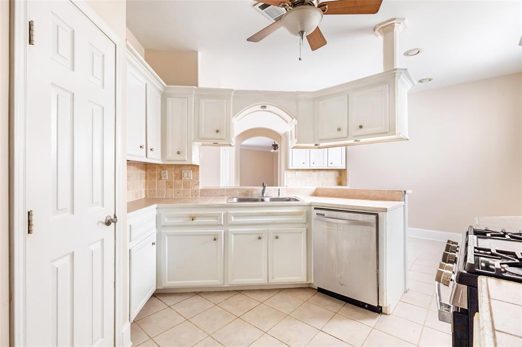 108 Harbour Town Circle, Conroe, Texas image 16