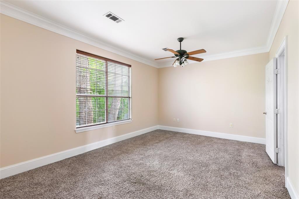 108 Harbour Town Circle, Conroe, Texas image 8