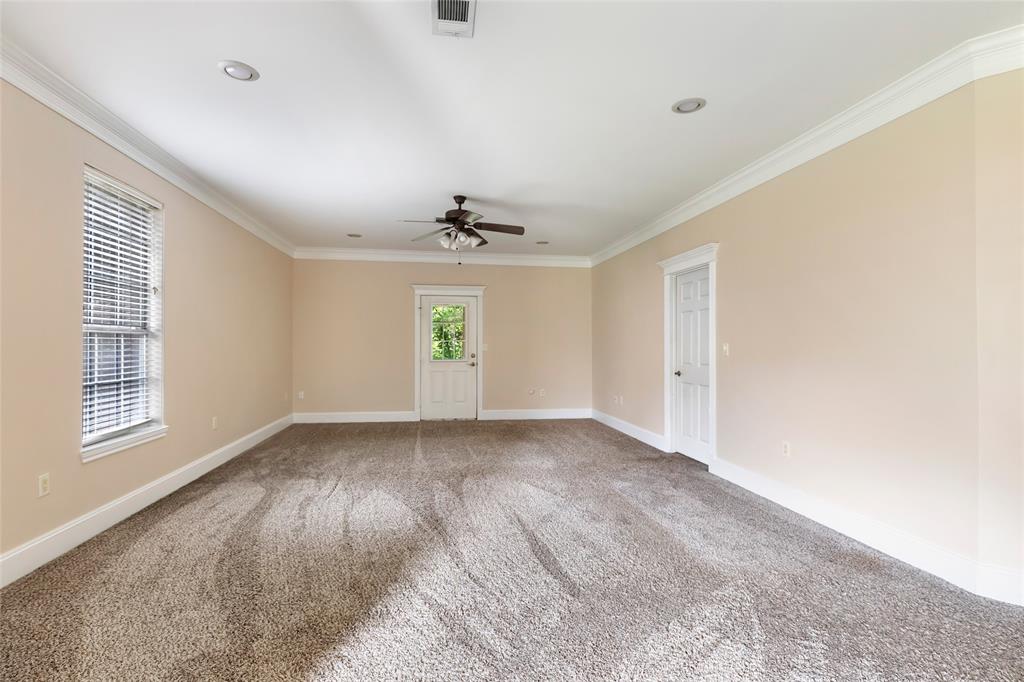 108 Harbour Town Circle, Conroe, Texas image 6