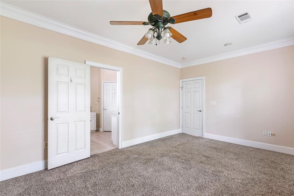 108 Harbour Town Circle, Conroe, Texas image 9