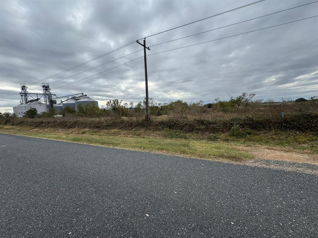 788 County Road 309 Rd, Louise, Texas image 9