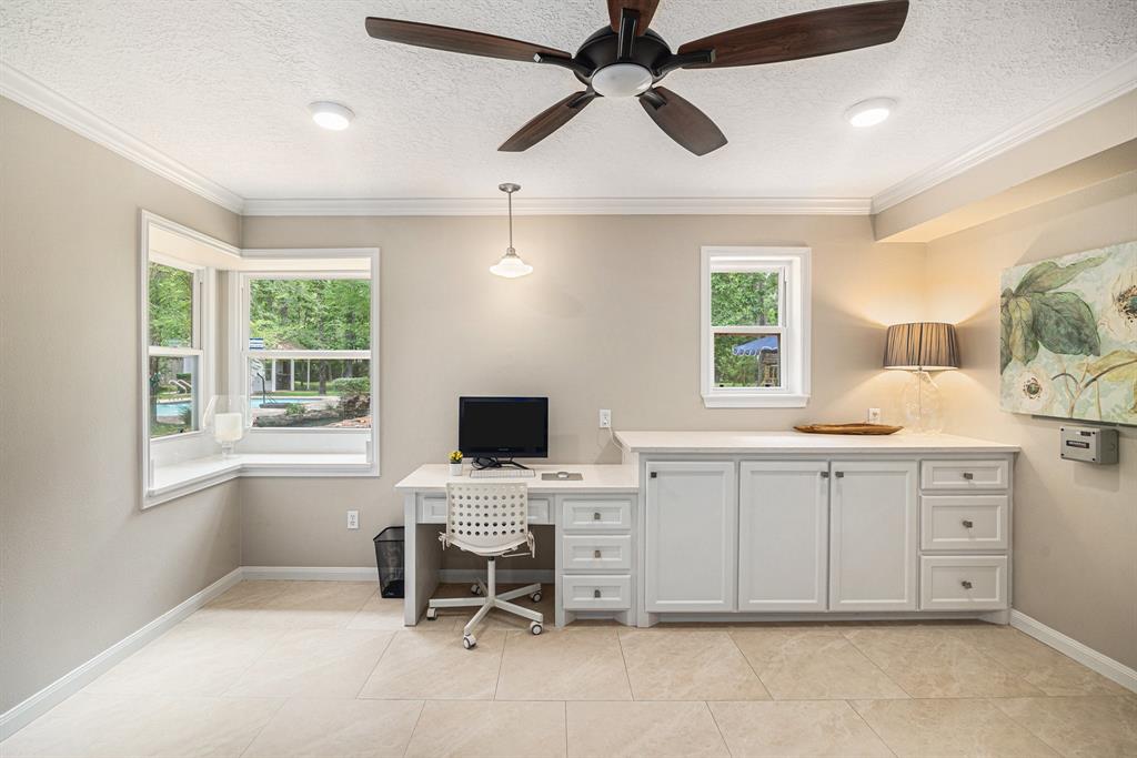 8 Wind River Court, Conroe, Texas image 13