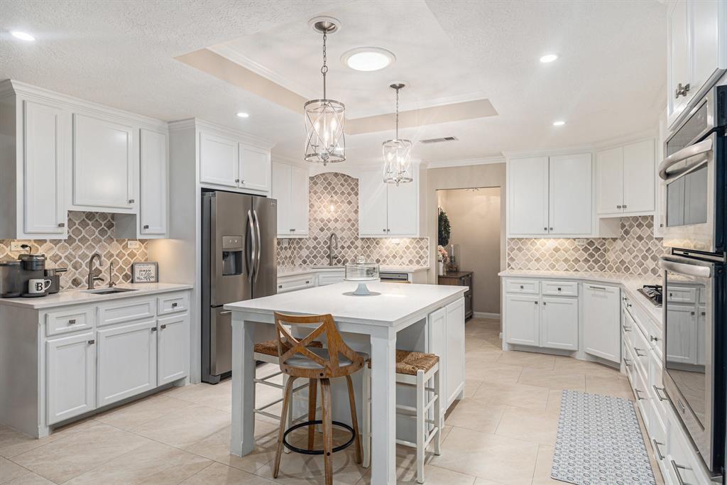 8 Wind River Court, Conroe, Texas image 8