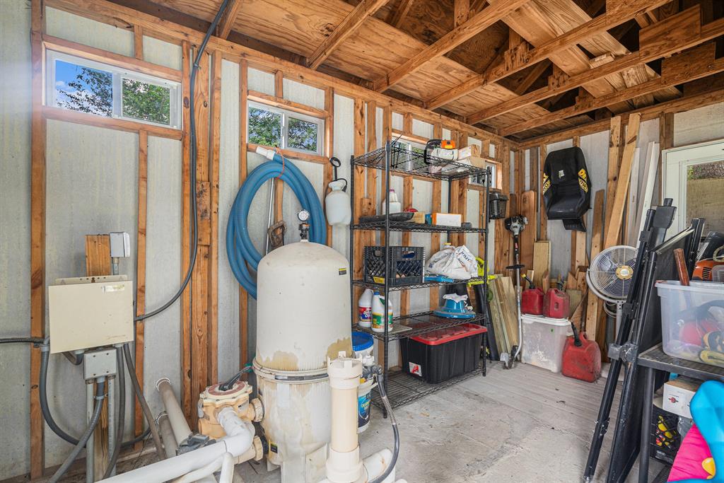 8 Wind River Court, Conroe, Texas image 37