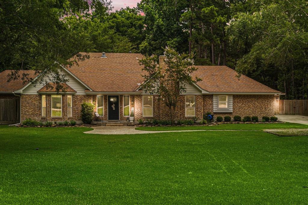 8 Wind River Court, Conroe, Texas image 2