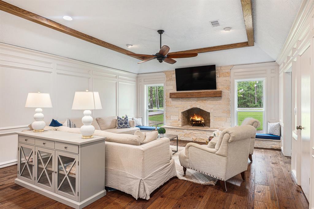 8 Wind River Court, Conroe, Texas image 5