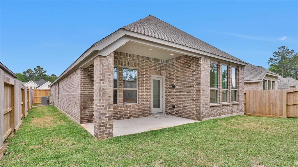 108 Sea Foam Court, Willis, Texas image 9