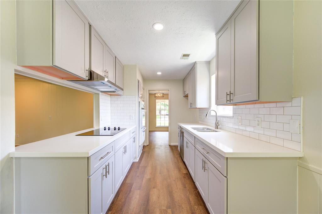 12035 Meadowdale Drive, Meadows Place, Texas image 16