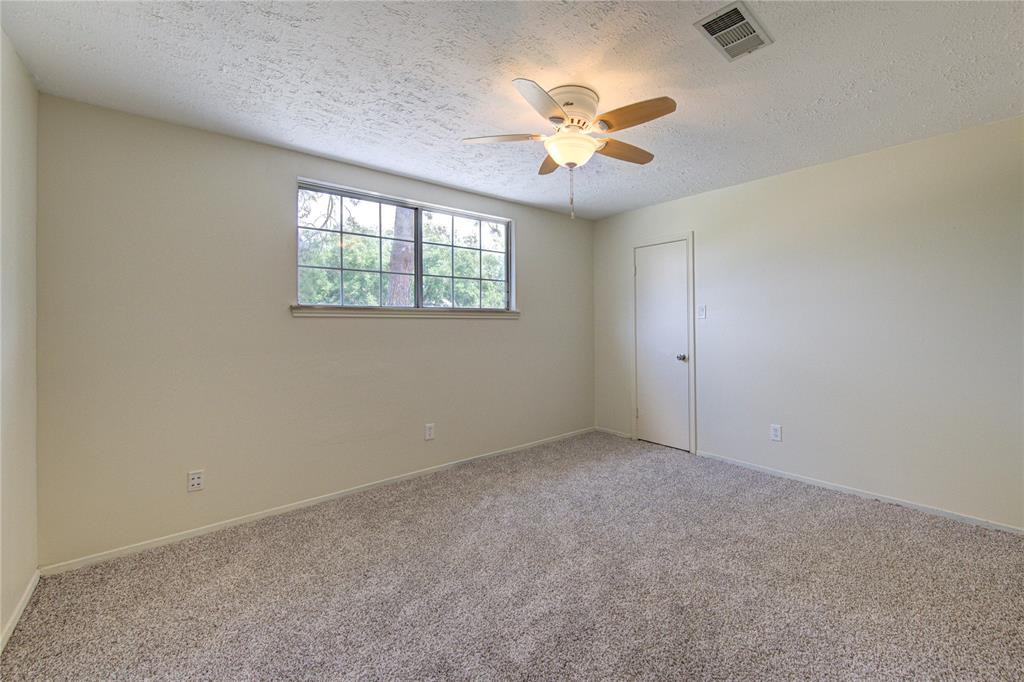 12035 Meadowdale Drive, Meadows Place, Texas image 28
