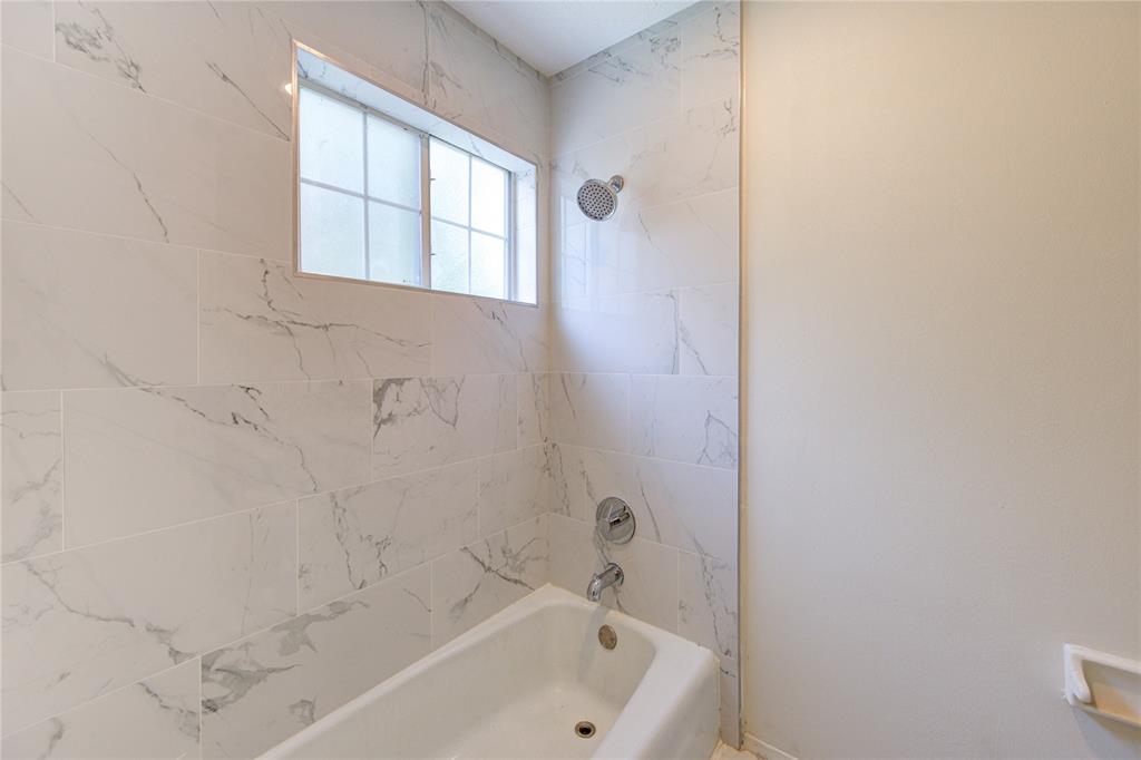 12035 Meadowdale Drive, Meadows Place, Texas image 33
