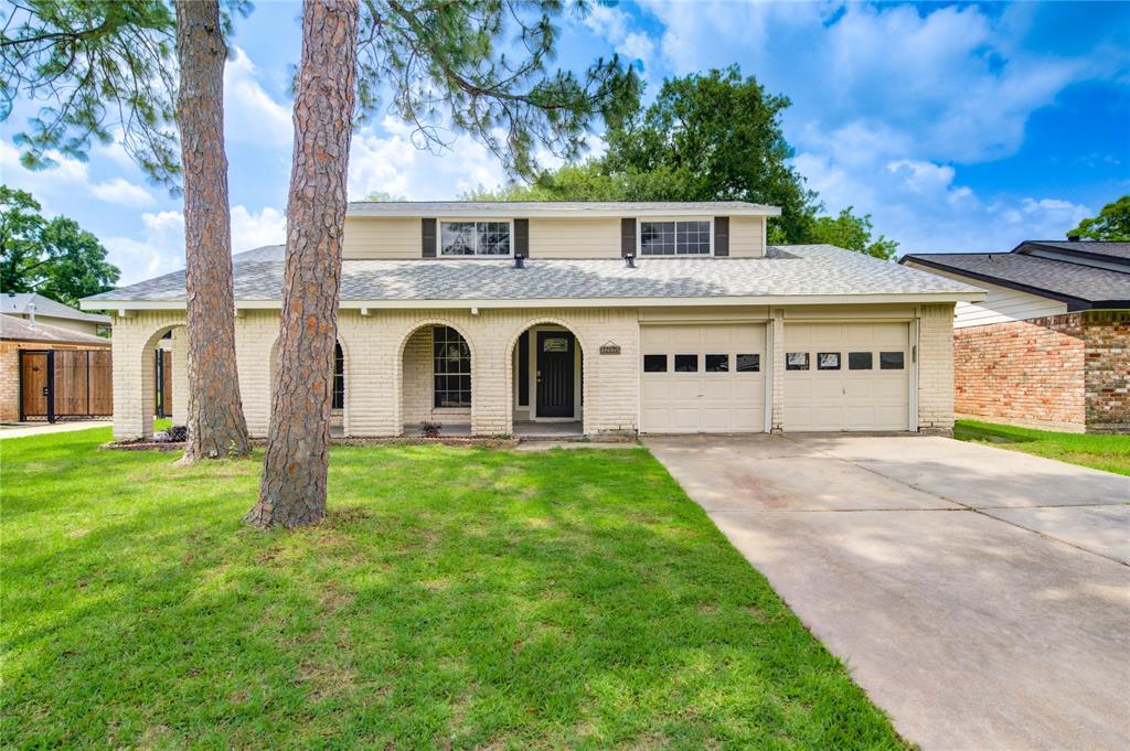 12035 Meadowdale Drive, Meadows Place, Texas image 1