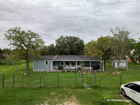 Photo of 409 Dogwood Lane, Somerville, TX 77879 (MLS # 4153104)