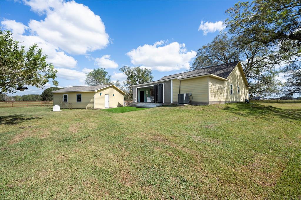 720 Winchester Trail, Angleton, Texas image 37