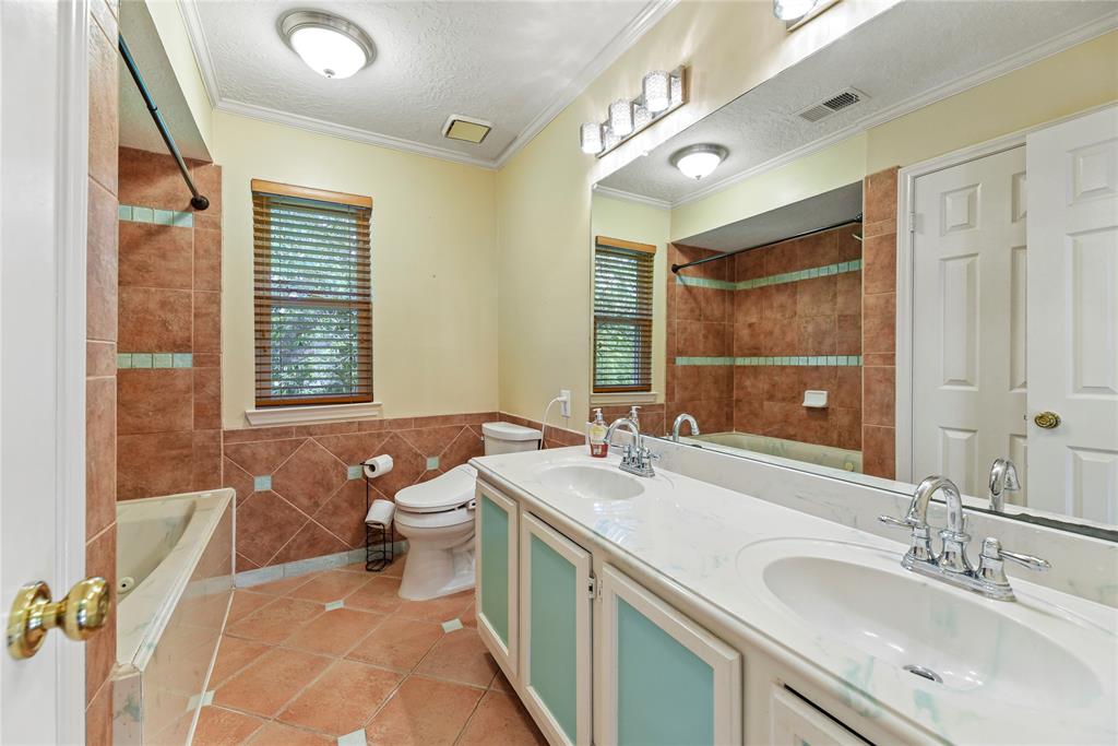 4614 Ringrose Drive, Missouri City, Texas image 22