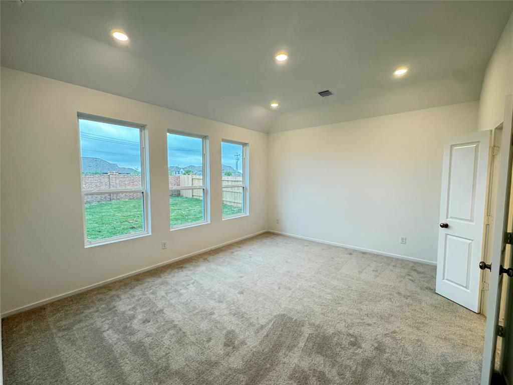 2925 Mariner Island Drive, Texas City, Texas image 3
