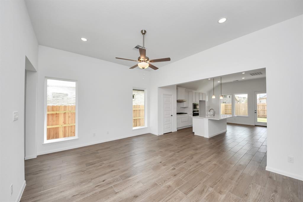 24815 Harrow Meadow Drive, Katy, Texas image 18