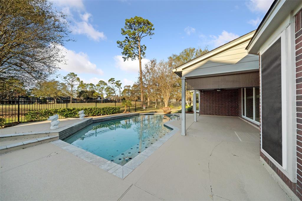 8203 Whirlaway Elm Drive, Humble, Texas image 40