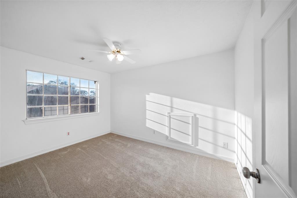 8203 Whirlaway Elm Drive, Humble, Texas image 31