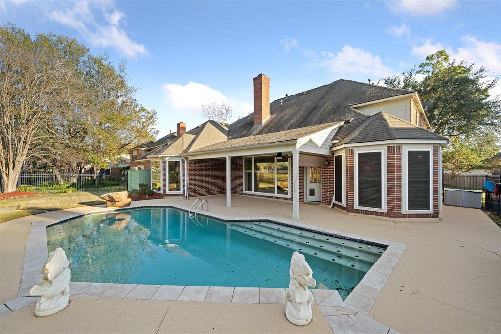 8203 Whirlaway Elm Drive, Humble, Texas image 6