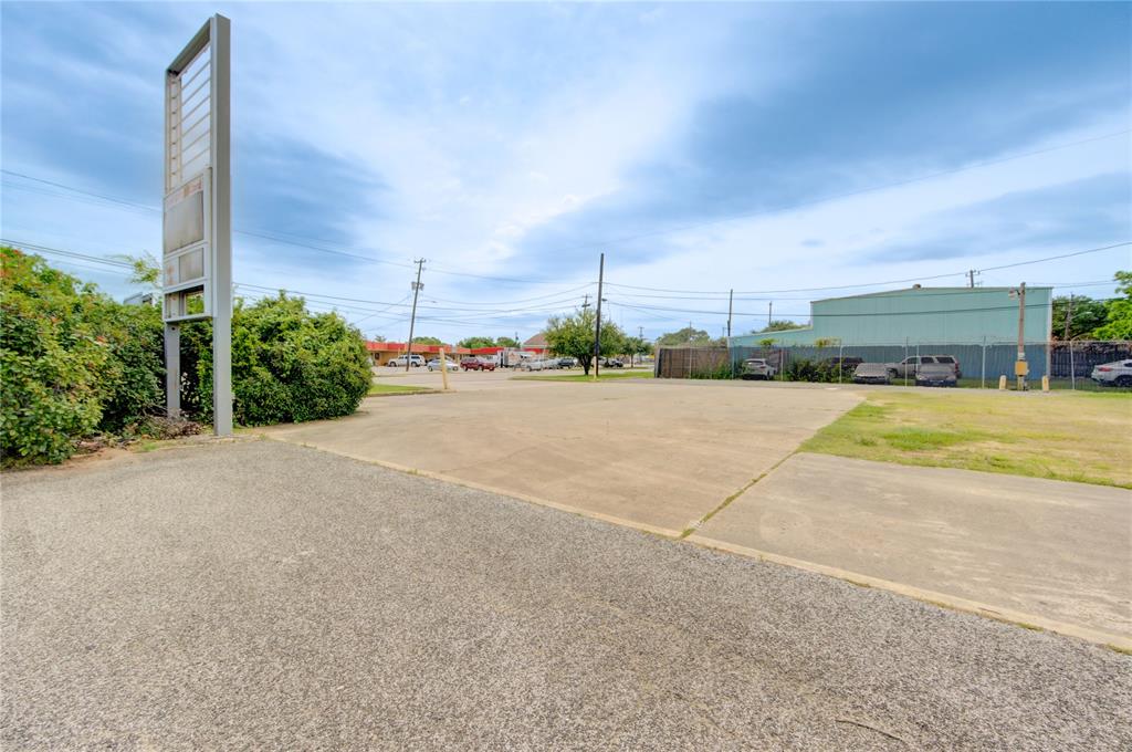 2002 Broadway Street, Houston, Texas image 8