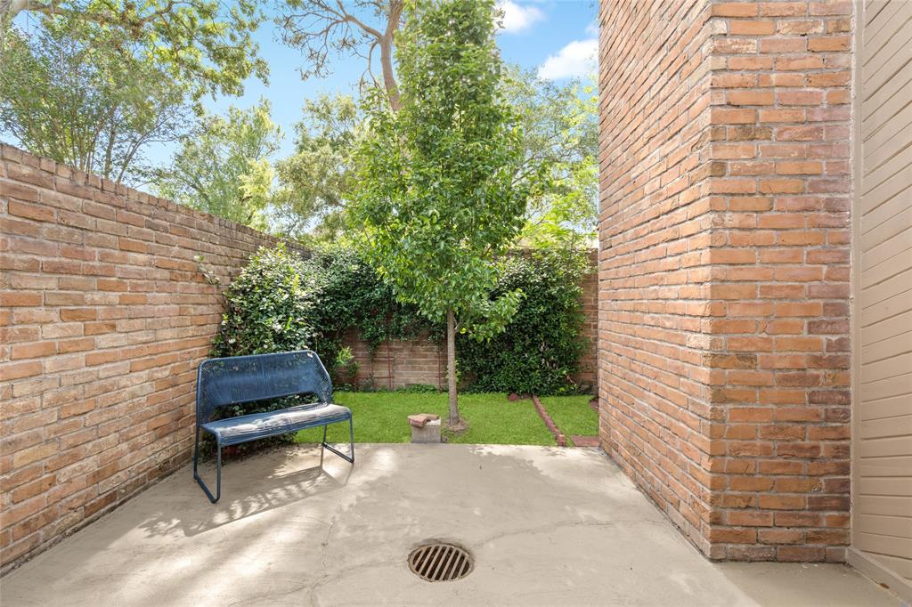 707 Center Hill Drive, Houston, Texas image 17
