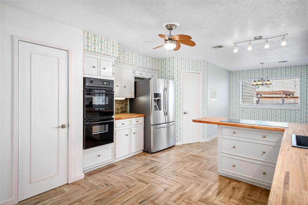 707 Center Hill Drive, Houston, Texas image 7