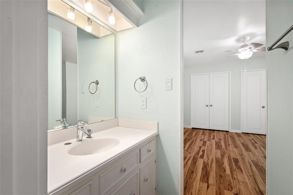 707 Center Hill Drive, Houston, Texas image 31