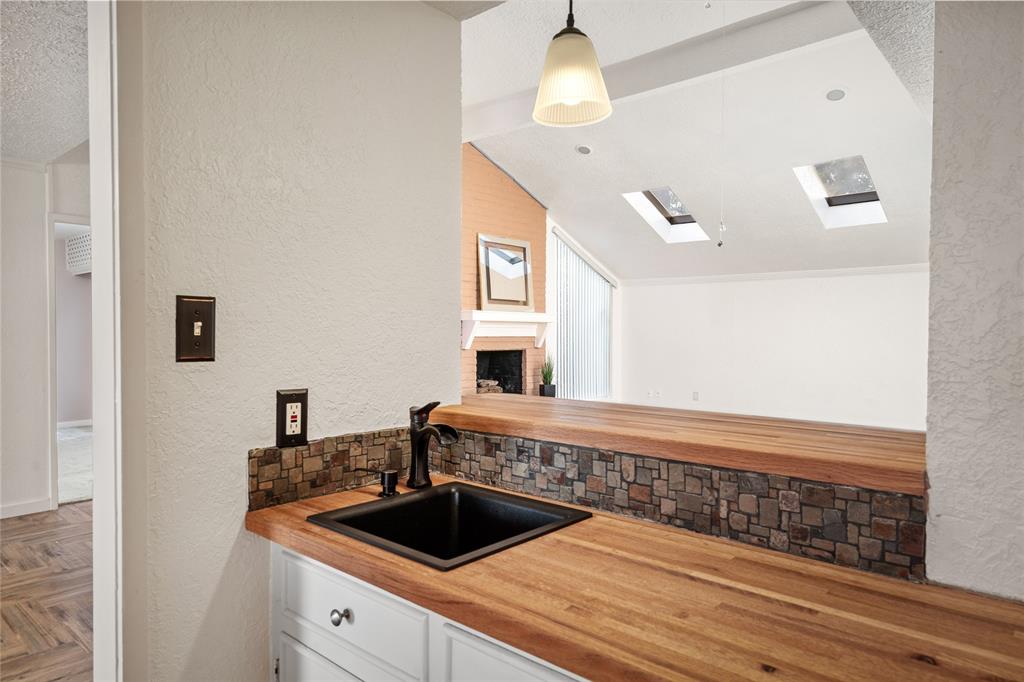 707 Center Hill Drive, Houston, Texas image 5