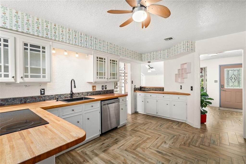 707 Center Hill Drive, Houston, Texas image 4