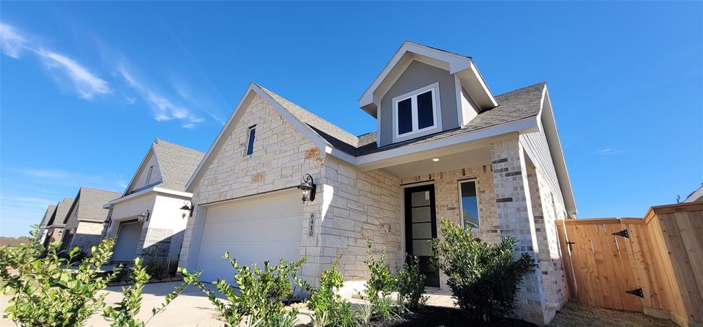 9023 Marbled Duck Drive, Baytown, Texas image 1