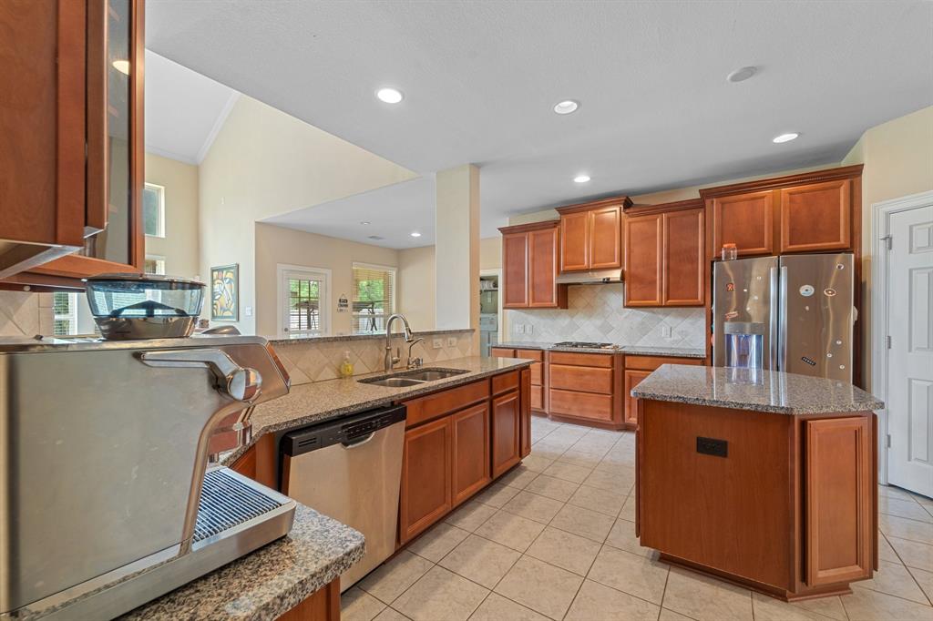 5515 Mangrove Creek Lane, Sugar Land, Texas image 11