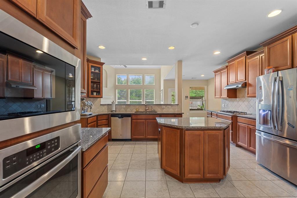 5515 Mangrove Creek Lane, Sugar Land, Texas image 10