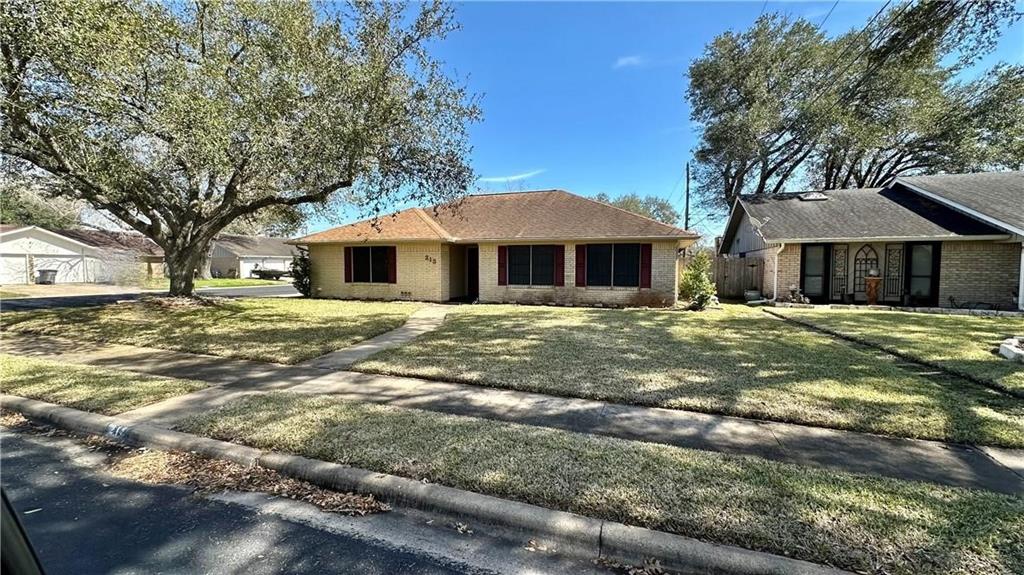 213 Yuma Drive, Victoria, Texas image 3