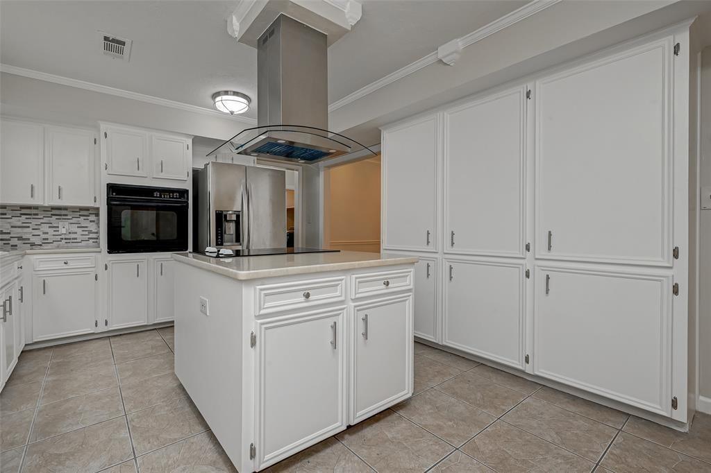 8515 Twelve Oaks Drive, Texas City, Texas image 13