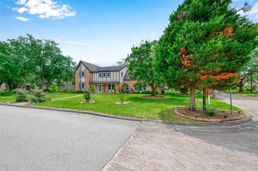 8515 Twelve Oaks Drive, Texas City, Texas image 4