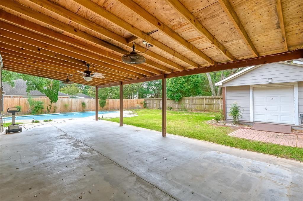 8515 Twelve Oaks Drive, Texas City, Texas image 39