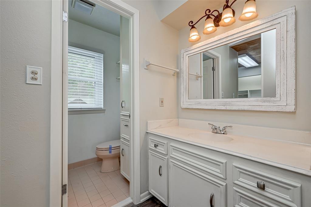 8515 Twelve Oaks Drive, Texas City, Texas image 30