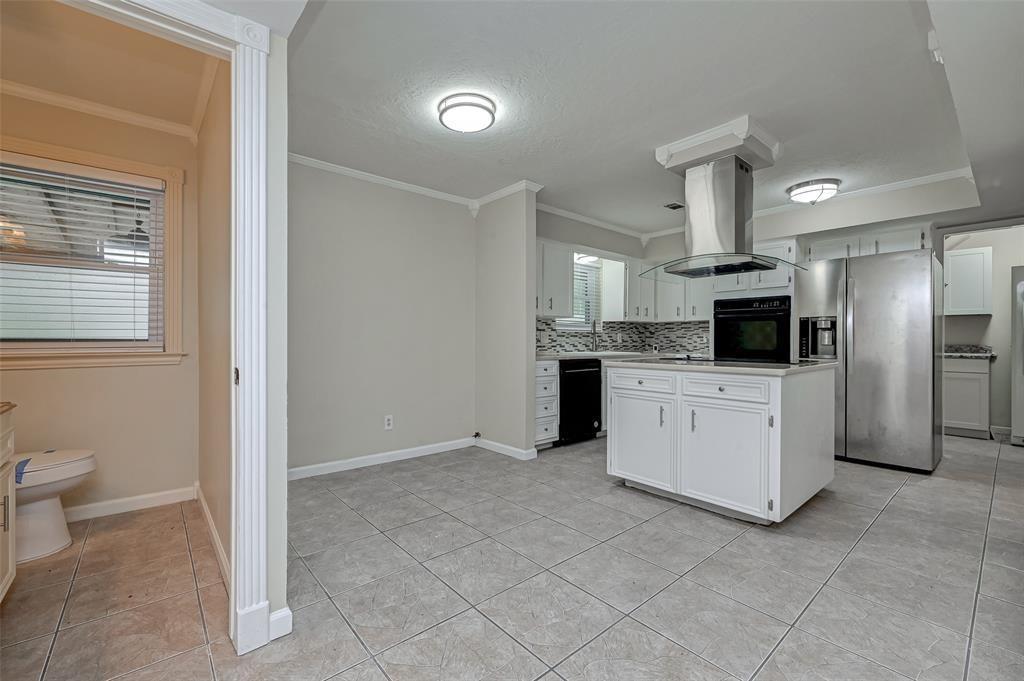 8515 Twelve Oaks Drive, Texas City, Texas image 15