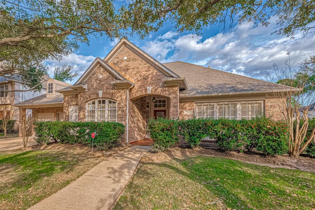 2031 Royal Downs Drive, Katy, Texas image 4