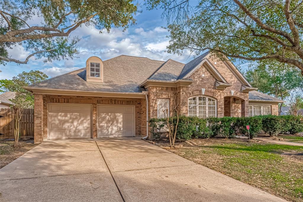 2031 Royal Downs Drive, Katy, Texas image 3