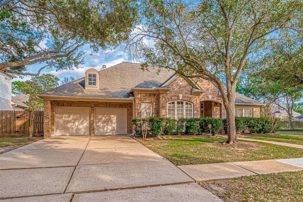 2031 Royal Downs Drive, Katy, Texas image 2