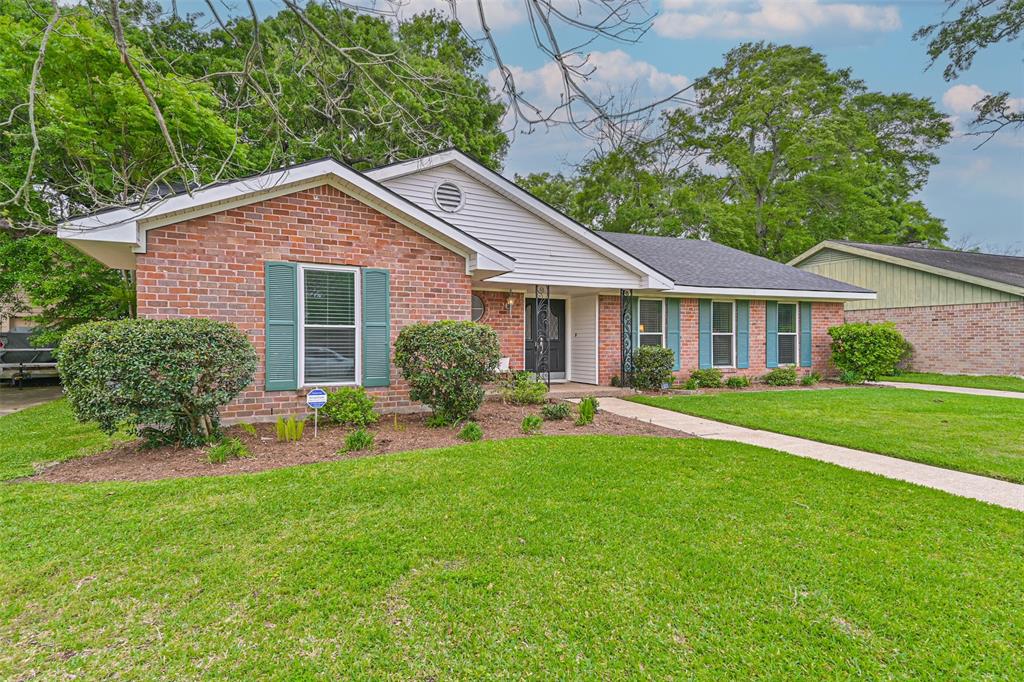 18210 Point Lookout Drive, Houston, Texas image 1