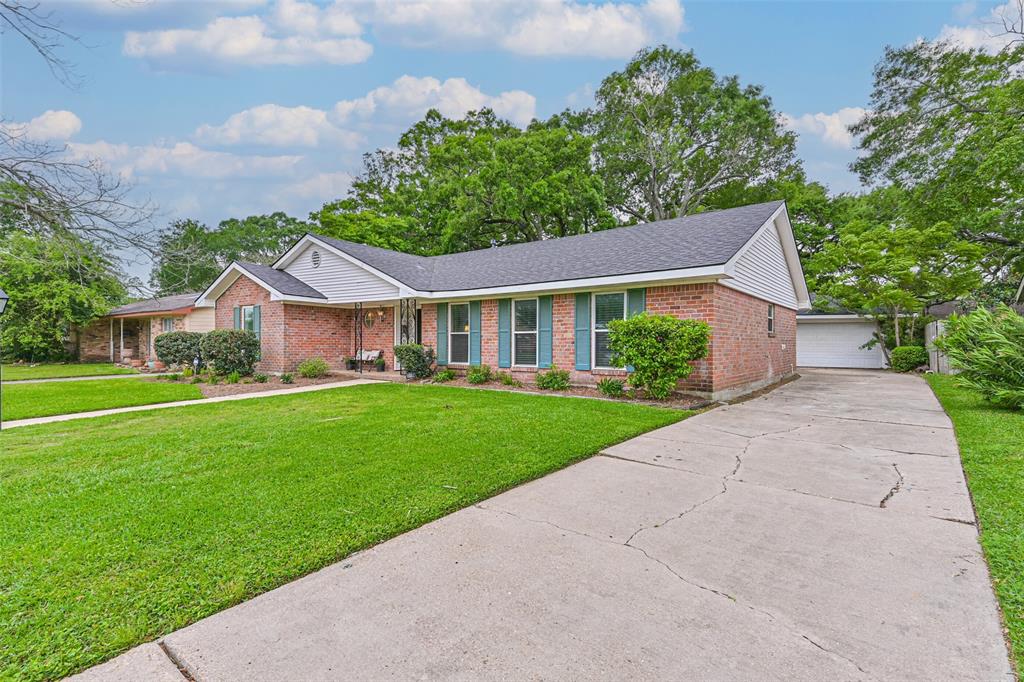 18210 Point Lookout Drive, Houston, Texas image 3