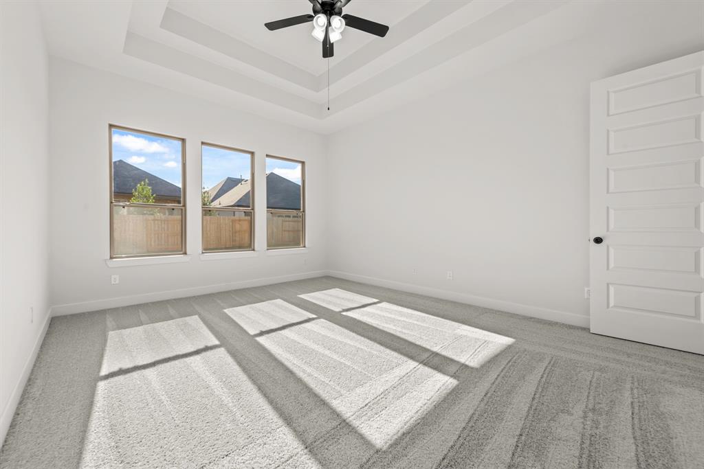 1027 Windy Creek Path, Conroe, Texas image 11