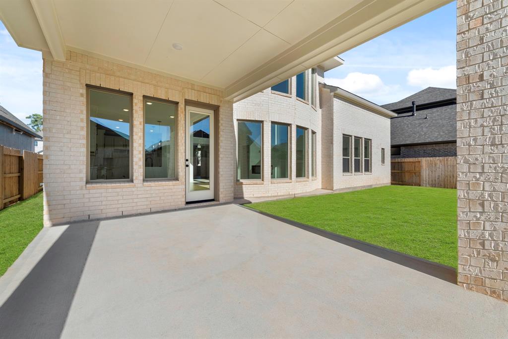 1027 Windy Creek Path, Conroe, Texas image 21