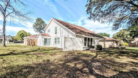 Single Family Residence in Houston TX 7703 Muirfield Circle.jpg